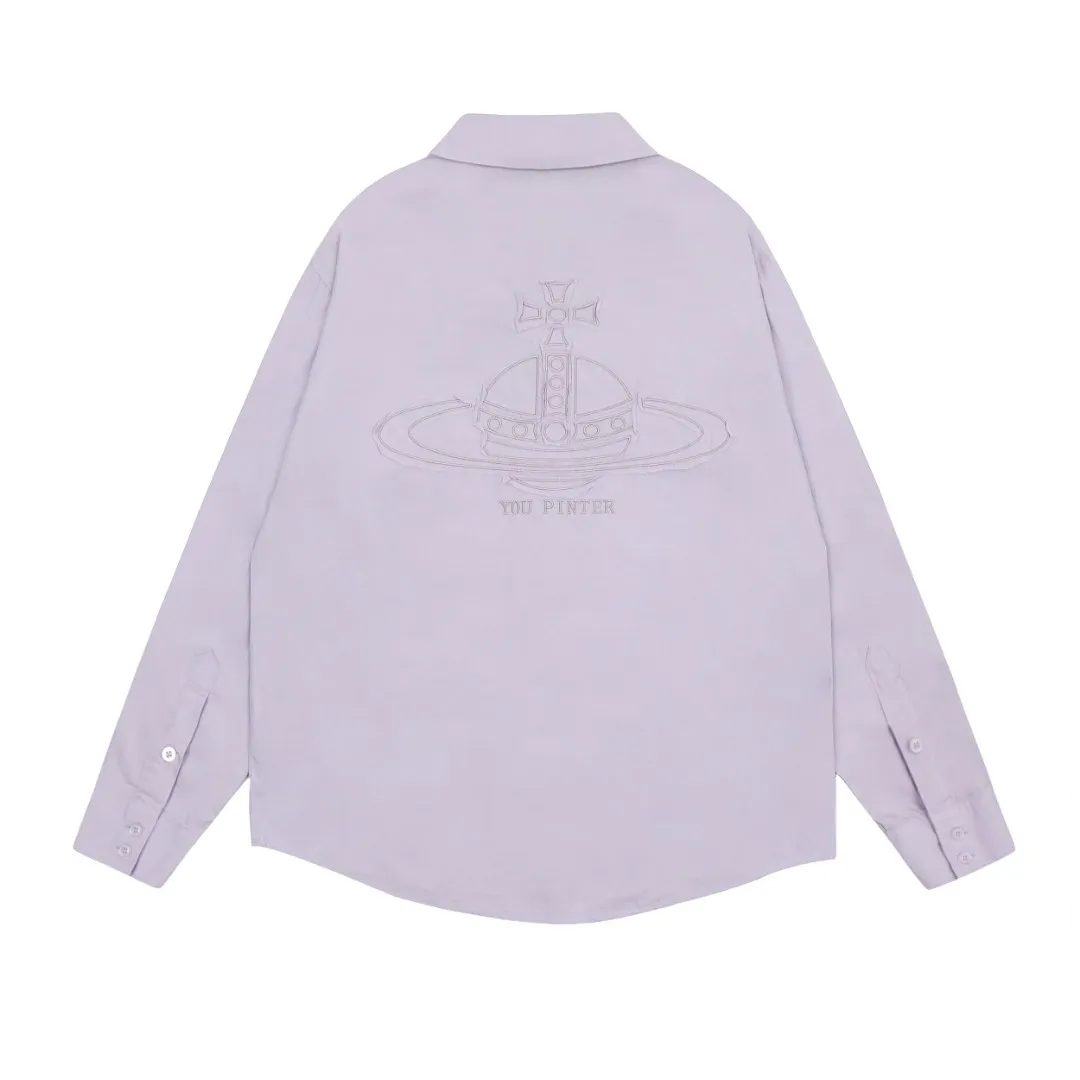 vivienne west wood The Queen Mother of the West Vivienne Heavy-duty patchwork old-style washed embroidered shirt Four seasons style Heavy-duty embroidery patch washing design on the back Very beautiful and unique Sleeve folding design with high workmanship Expanded arc design at the hem Loose and casual, slimming 5 color combinations are very versatile Correct accessories in the whole series Every detail is completely restored Straight to the full color Color: Eucalyptus green Sky blue Taro purple Pink White Size: S M L
